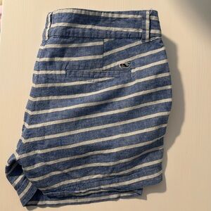 Vineyard Vines Blue and White Striped Shorts Size 6